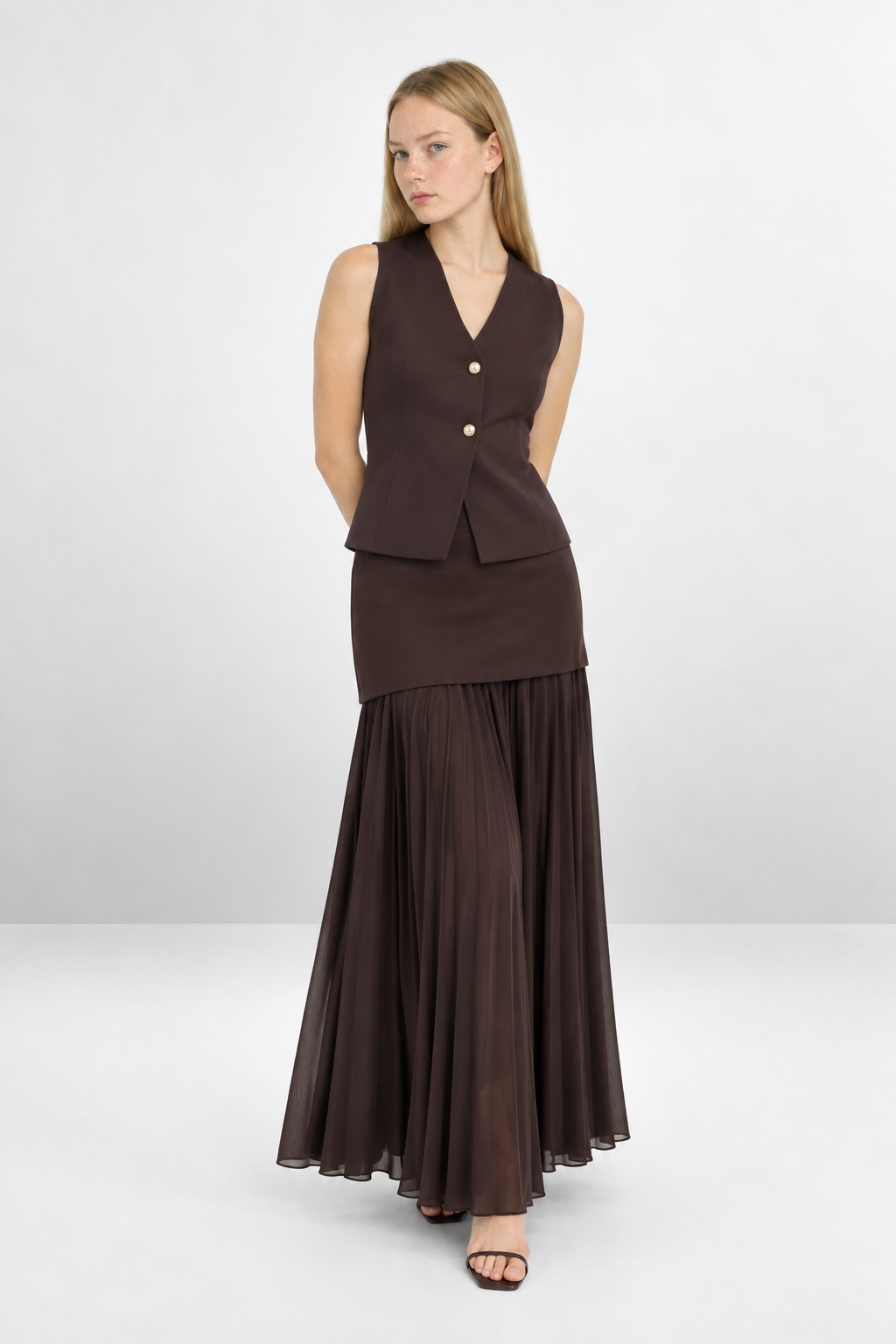 Conjunto Chaleco y Falda