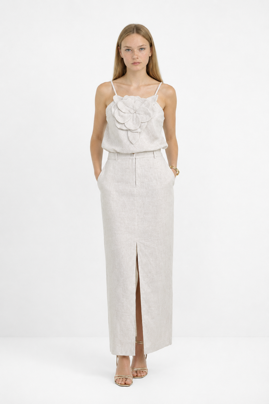 Conjunto de Top con Tirantes y Falda Larga