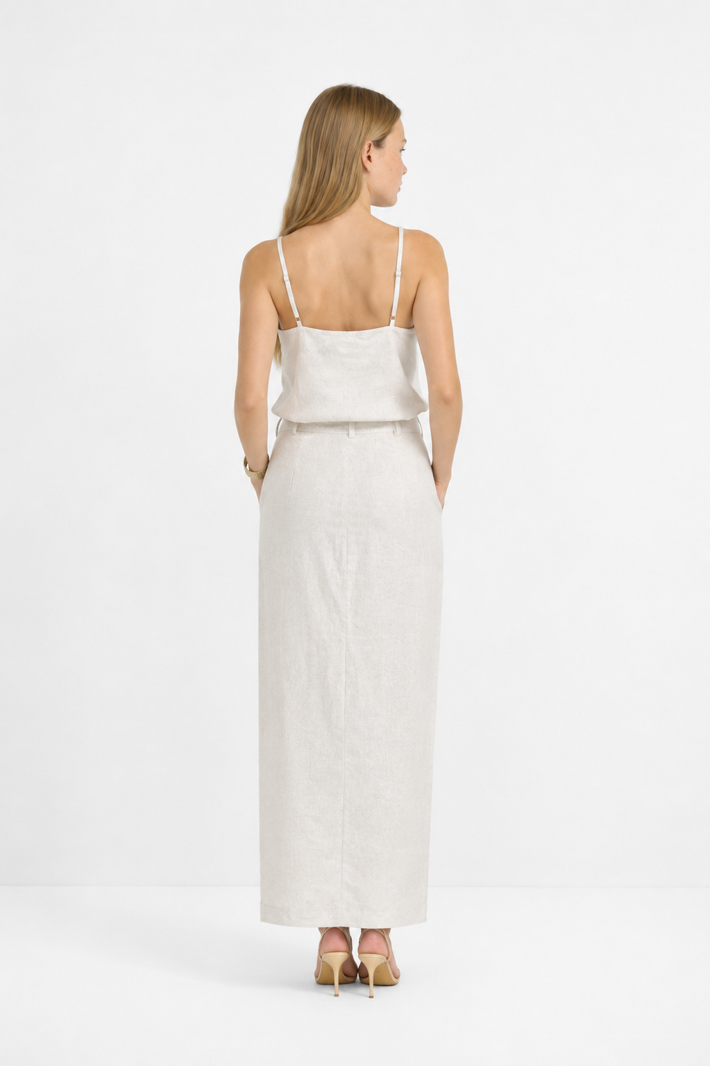 Conjunto de Top con Tirantes y Falda Larga