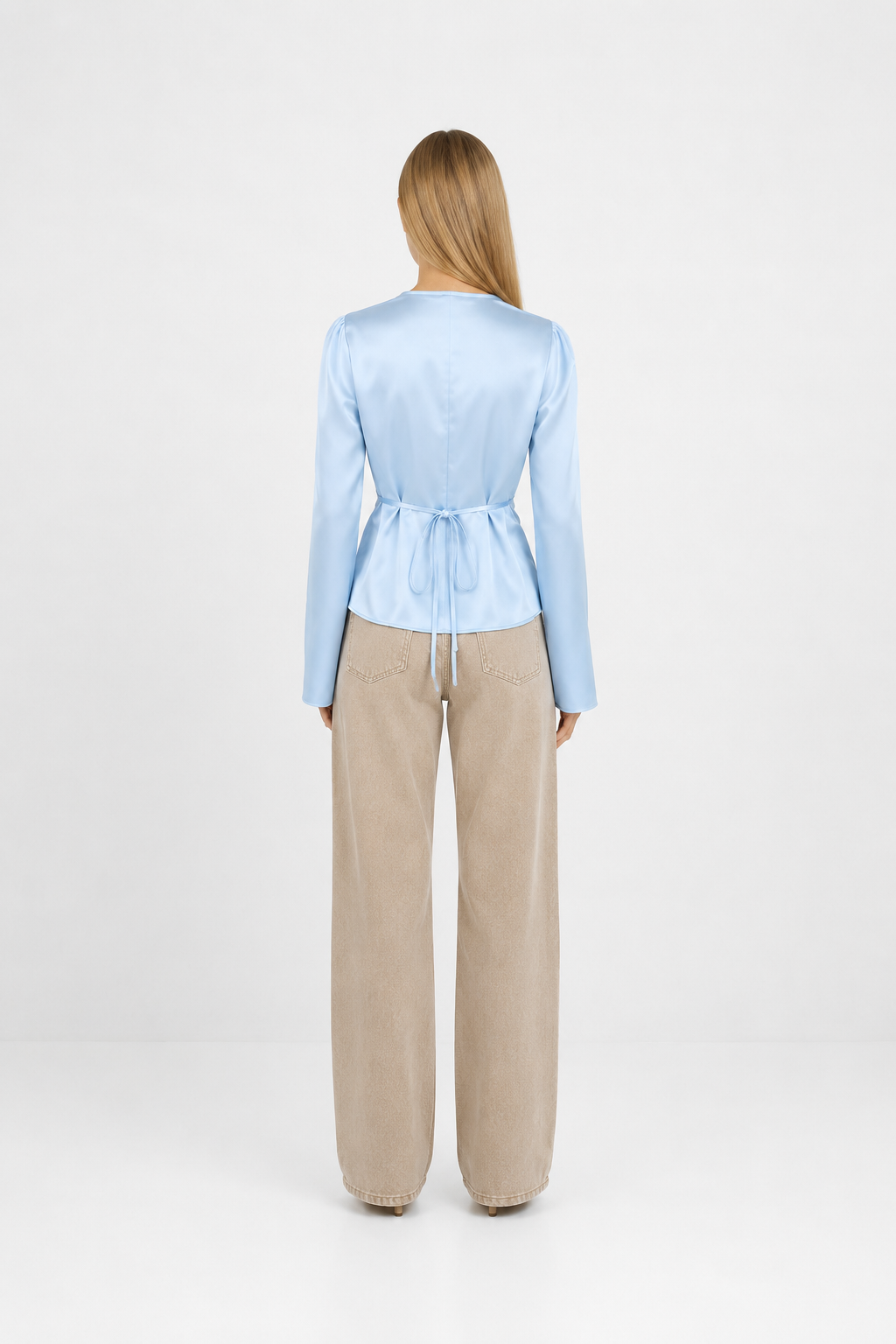 Top Satinado Holgado con Detalles de Encaje