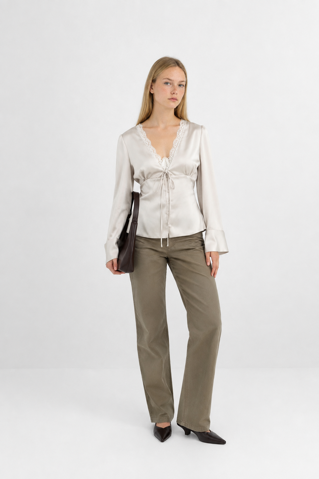 Top Satinado Holgado con Detalles de Encaje