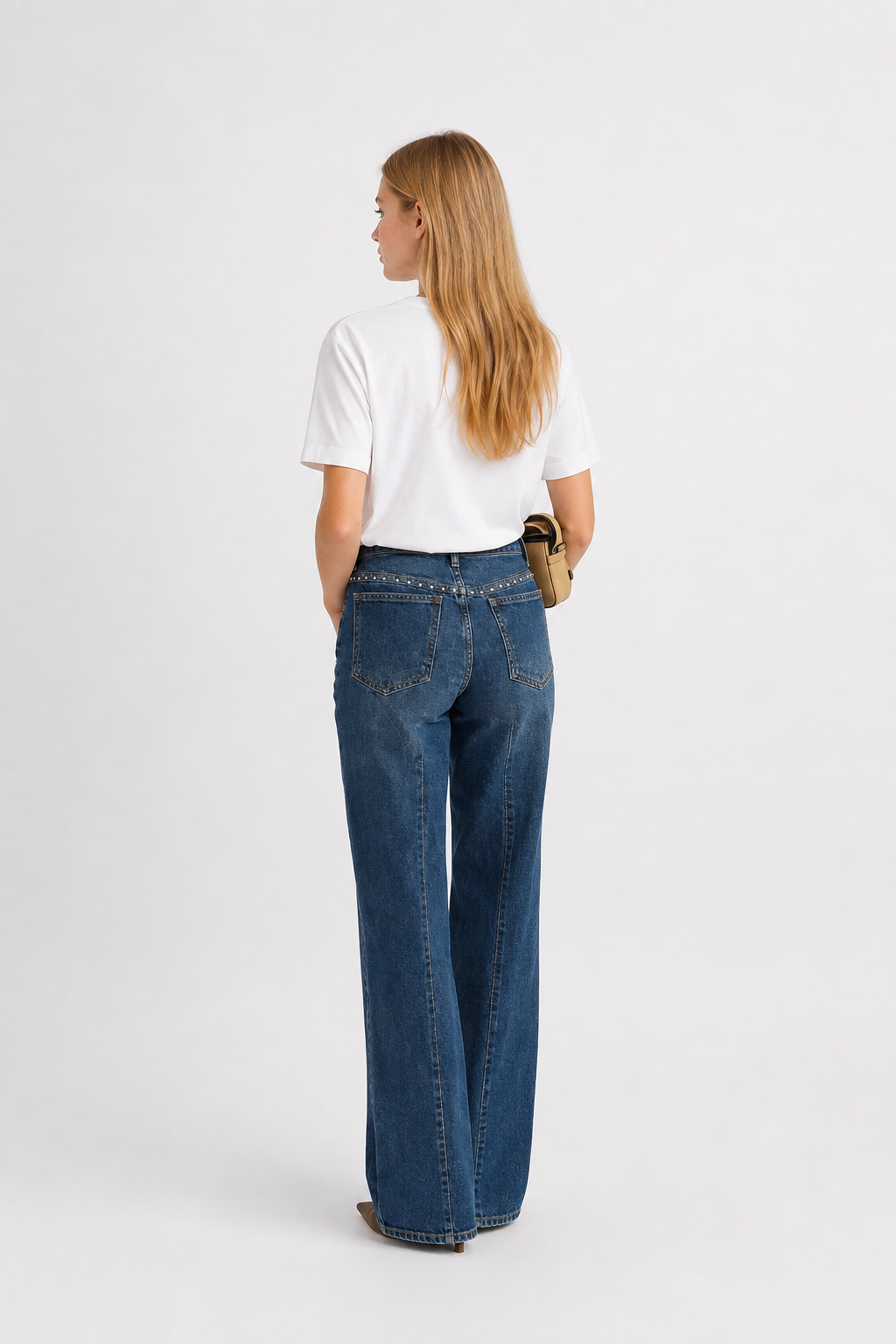 Vaqueros azules corte slim con costuras destacadas
