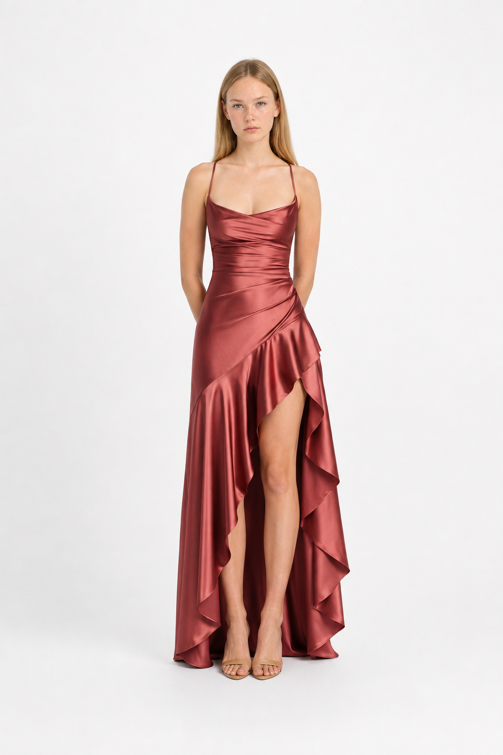 Vestido Largo de Satén con Abertura y Hombro Descubierto
