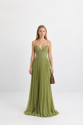 Vestido largo elegante con corset plisado